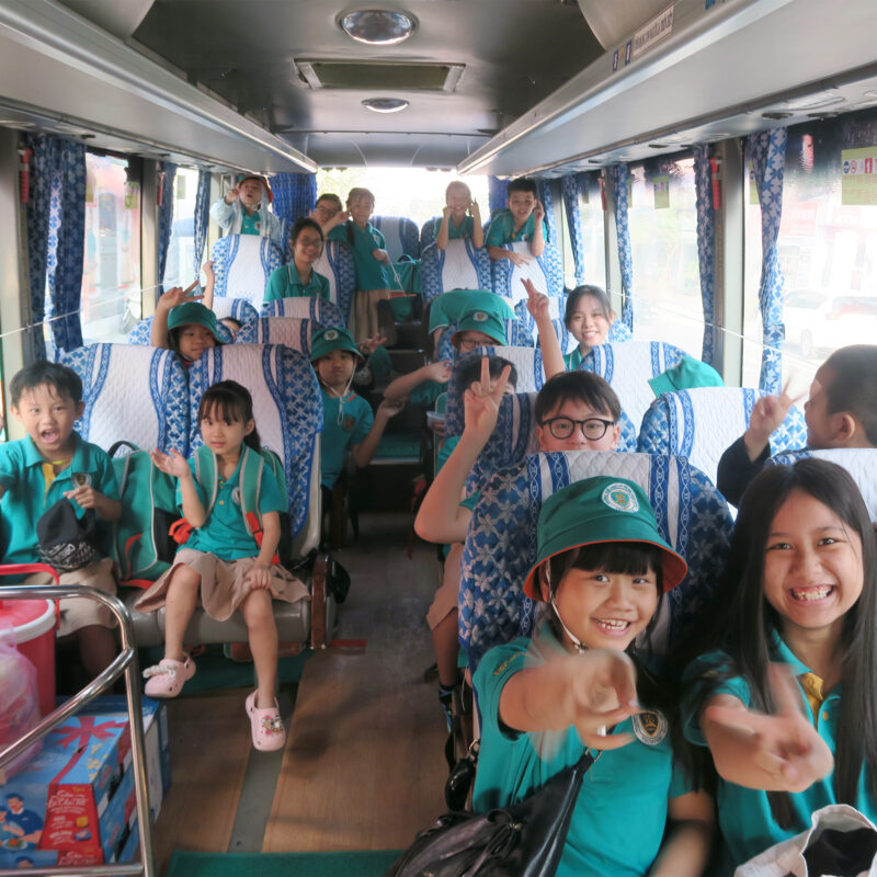 Hình 10: Gói trọn kỷ niệm và niềm vui vào hành trang trở về, sẵn sàng cho những hành trình rực rỡ tiếp theo!