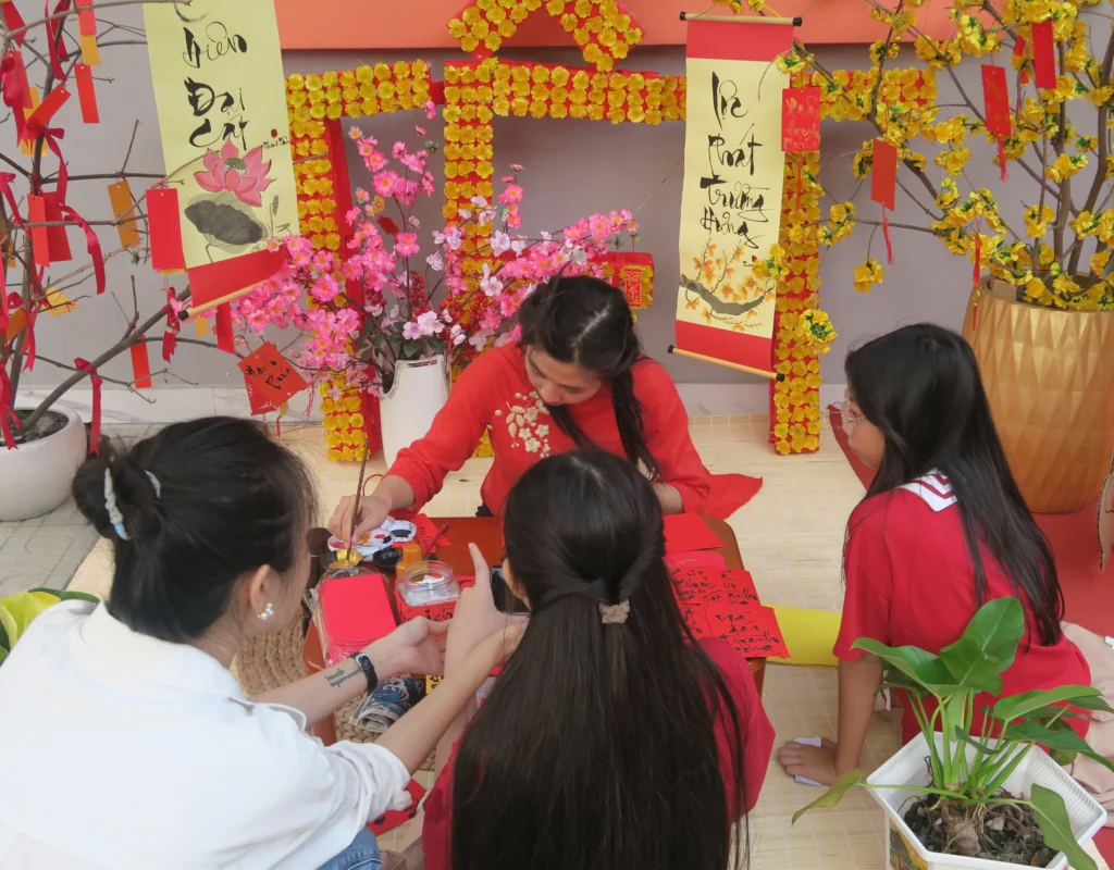 VSCHOOLER cùng xin chữ