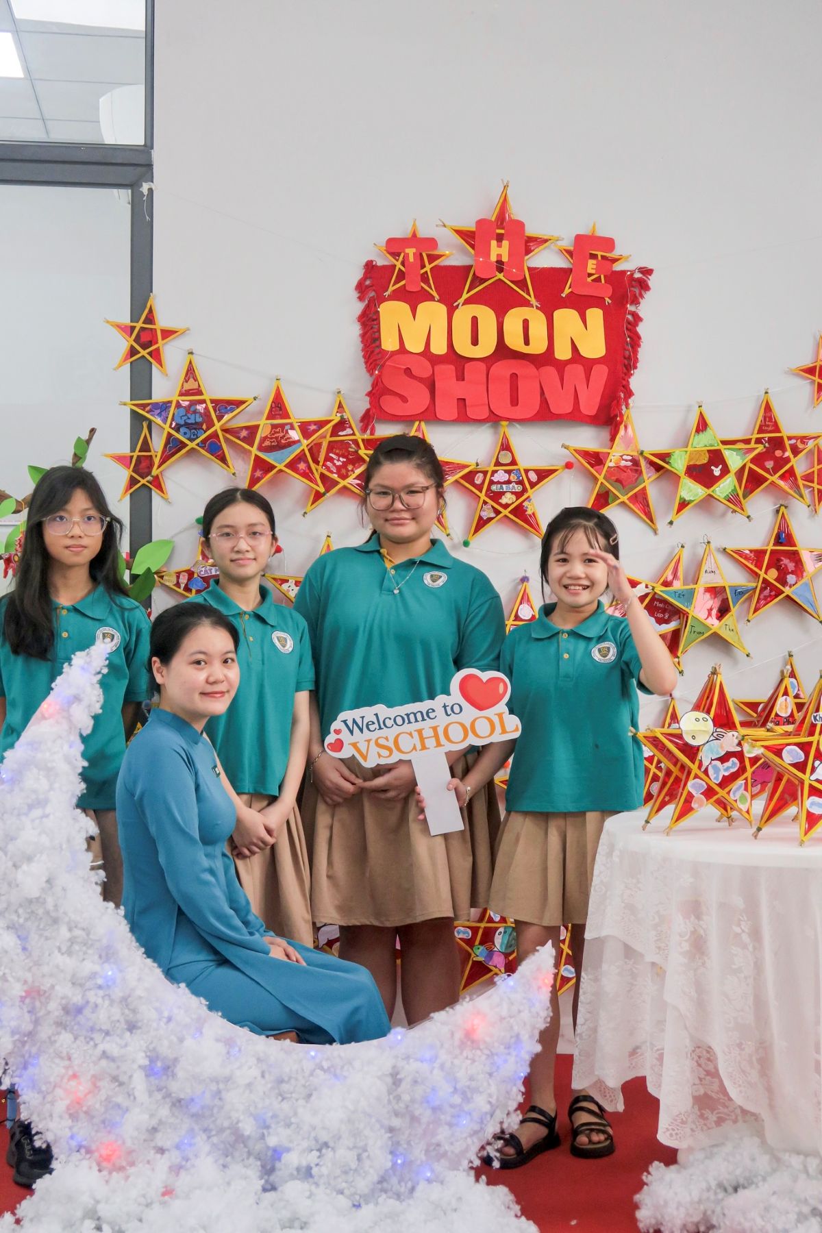 🌙 VSCHOOL The Moon Show – rộn ràng đêm hội ánh trăng
