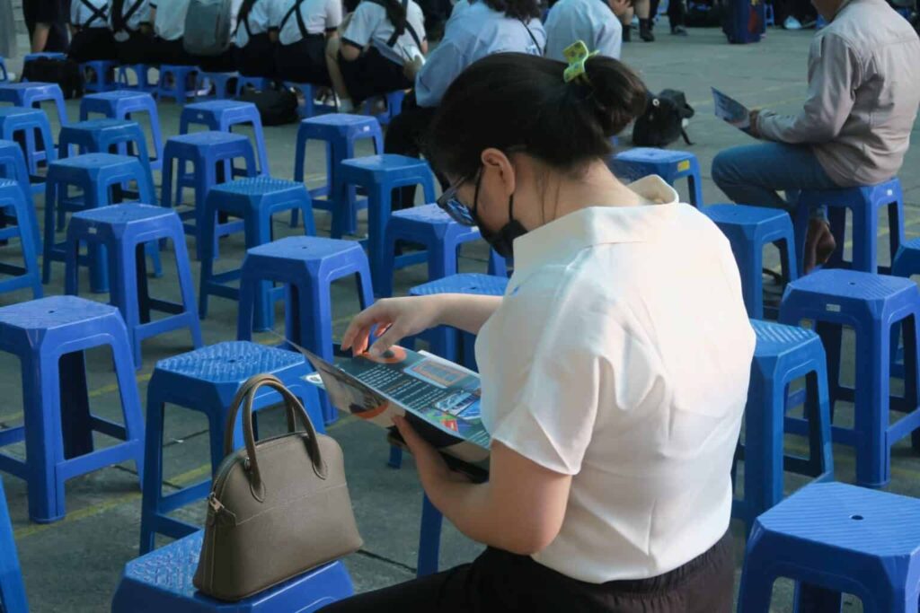 Phụ huynh tham khảo chương trình học tập tại THPT Hàm Nghi