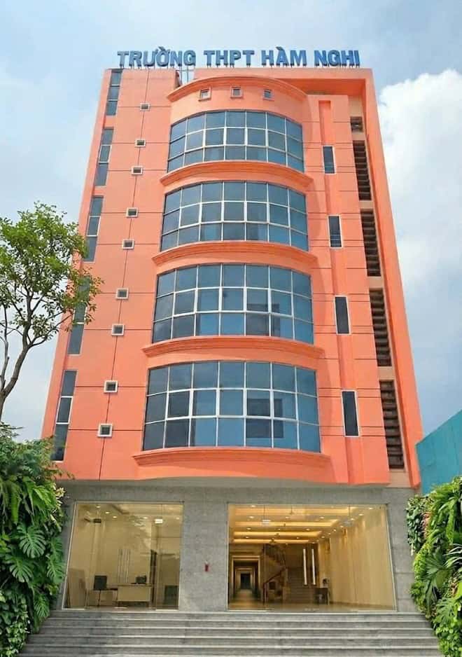 Trường THPT Hàm Nghi (thuộc hệ thống trường liên cấp VSCHOOL) toạ lạc tại vòng xoay An Lạc (P. Tân Tạo, Bình Tân)