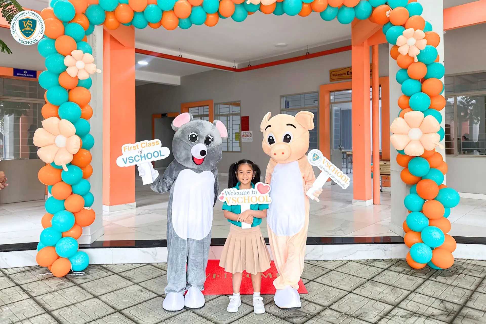 Chào đón các bạn học sinh đầu tiên tại VSCHOOL